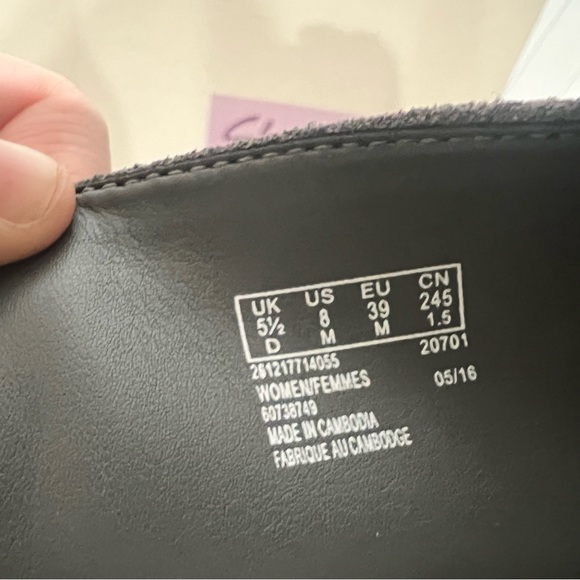 Clarks Barley Ray Grey Suede Boot size 8M - Picture 7 of 7